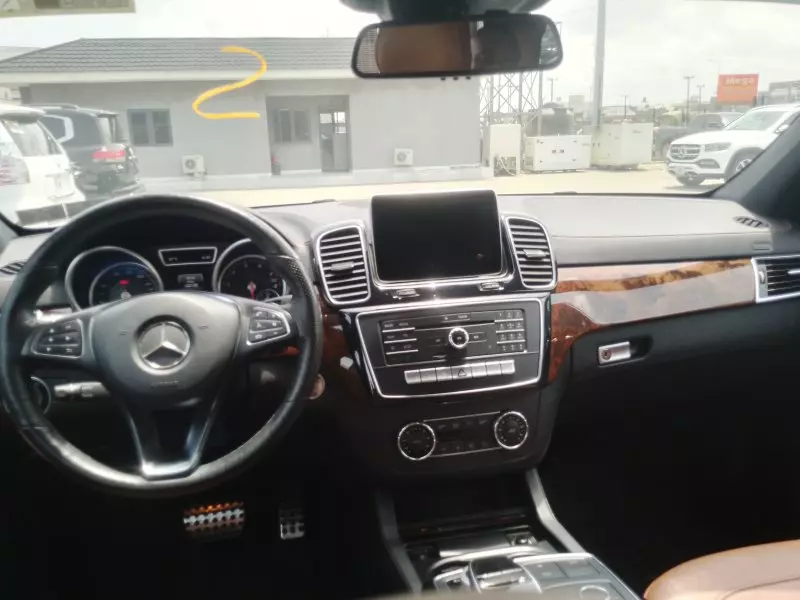 Mercedes-Benz GLE 400   - 2016