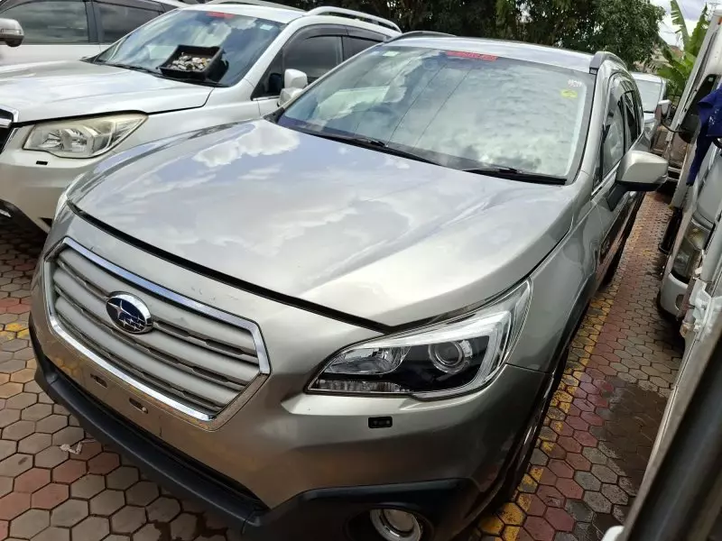 Subaru Outback   - 2016