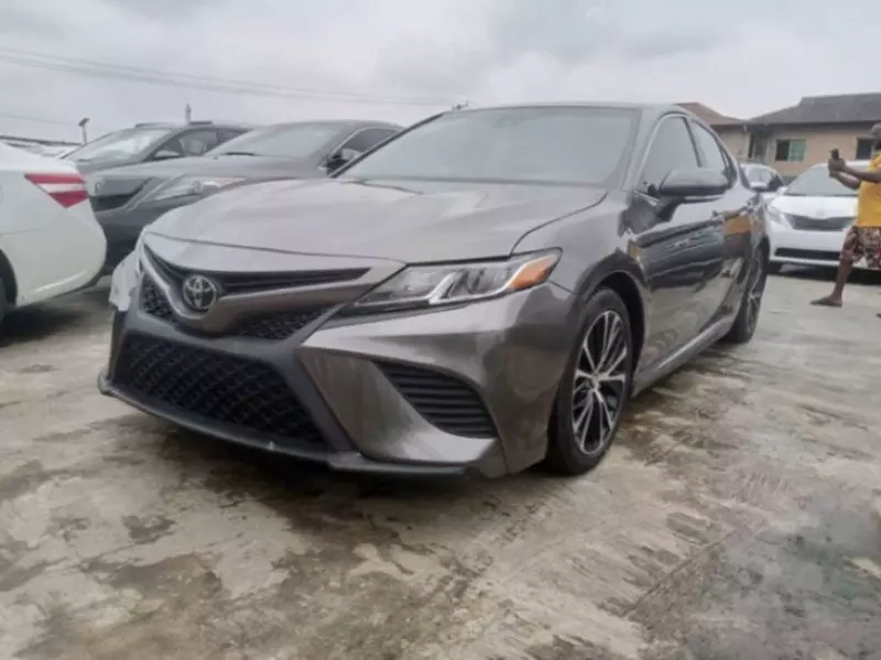 Toyota Camry   - 2018