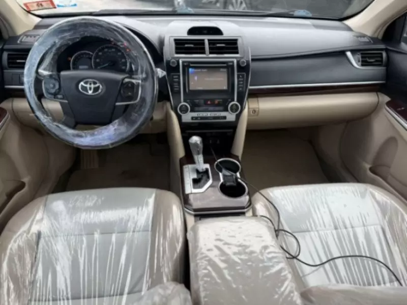 Toyota Camry   - 2014