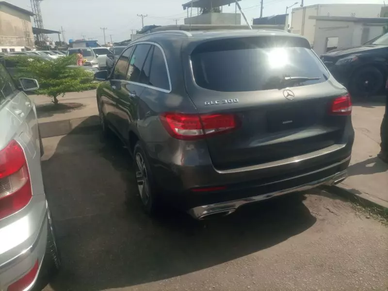 Mercedes-Benz GLC 300   - 2016