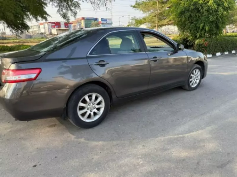Toyota Camry   - 2009