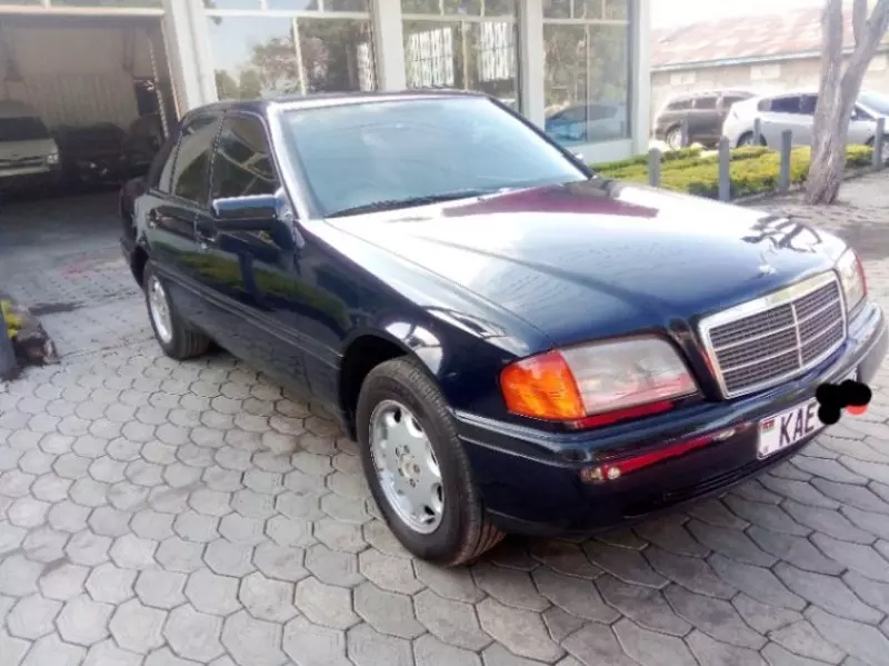 Mercedes-Benz C220   - 2002