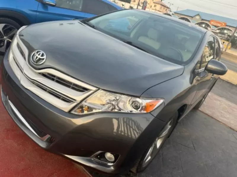 Toyota Venza   - 2011