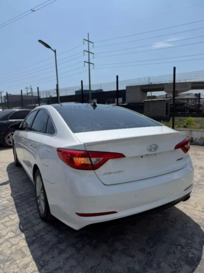Hyundai Sonata   - 2015