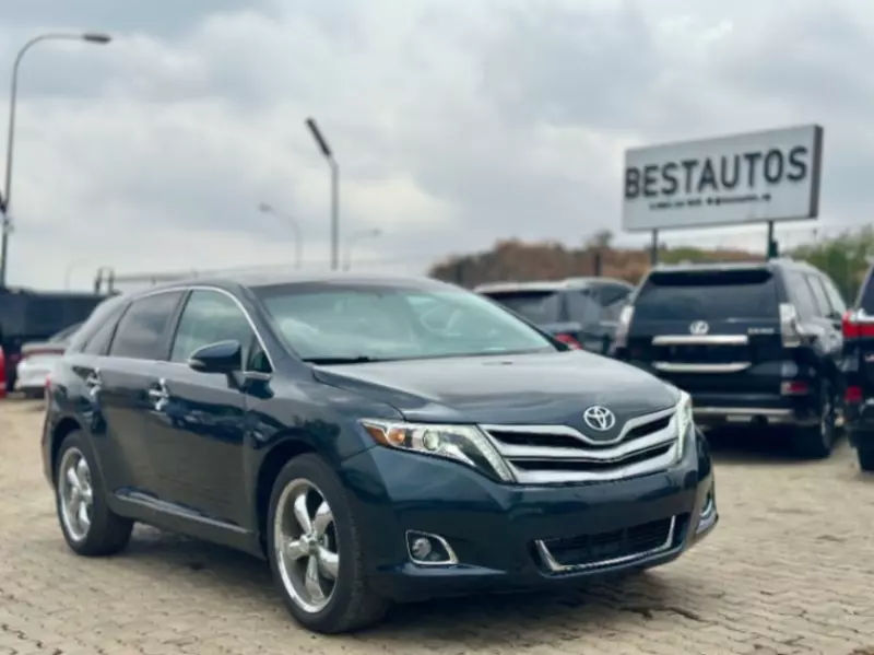 Toyota Venza   - 2015