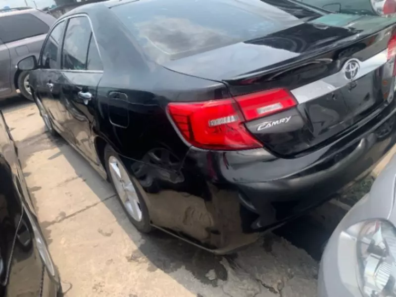 Toyota Camry   - 2013
