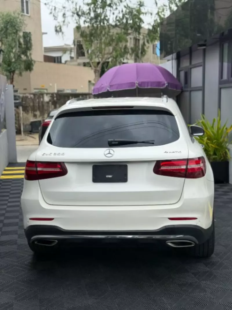 Mercedes-Benz GLC 300   - 2016