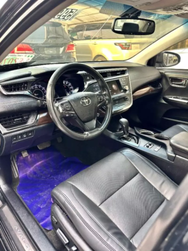 Toyota Avalon   - 2015