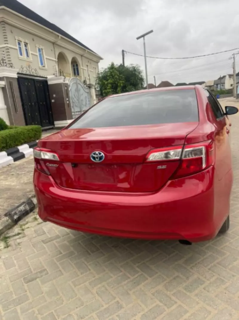Toyota Camry   - 2013