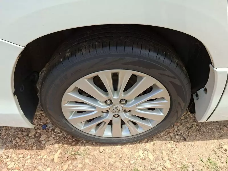 Toyota Alphard   - 2011