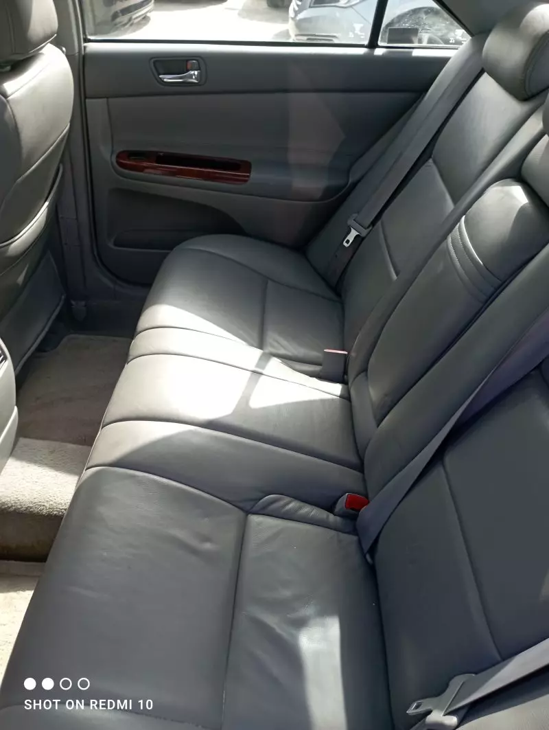 Toyota Camry   - 2005