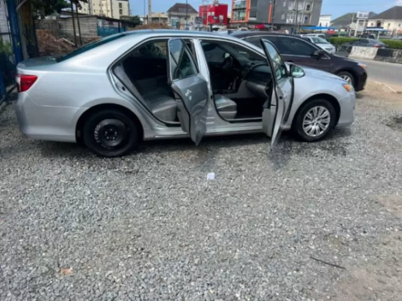 Toyota Camry   - 2007