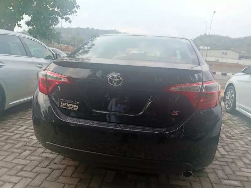 Toyota Corolla   - 2016