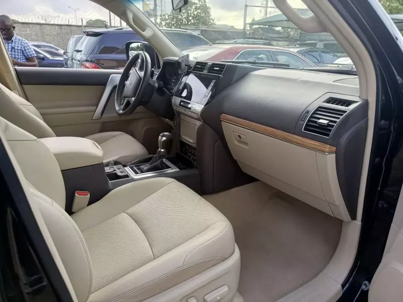 Toyota Landcruiser Prado   - 2024