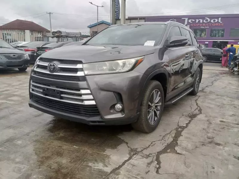 Toyota Highlander   - 2019