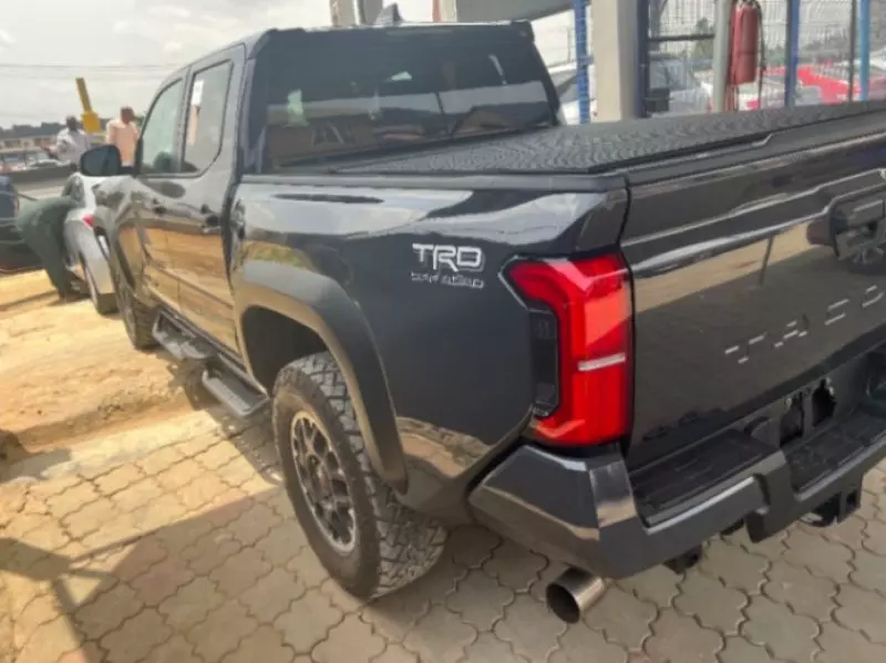Toyota Tacoma   - 2024