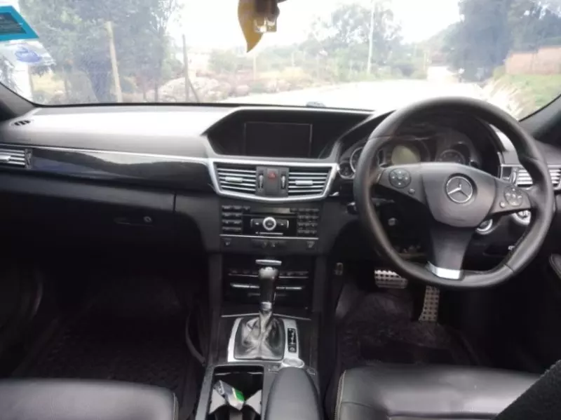 Mercedes-Benz E250   - 2010