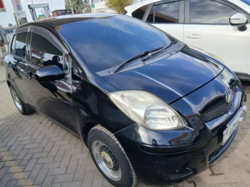 Toyota Vitz   - 2012