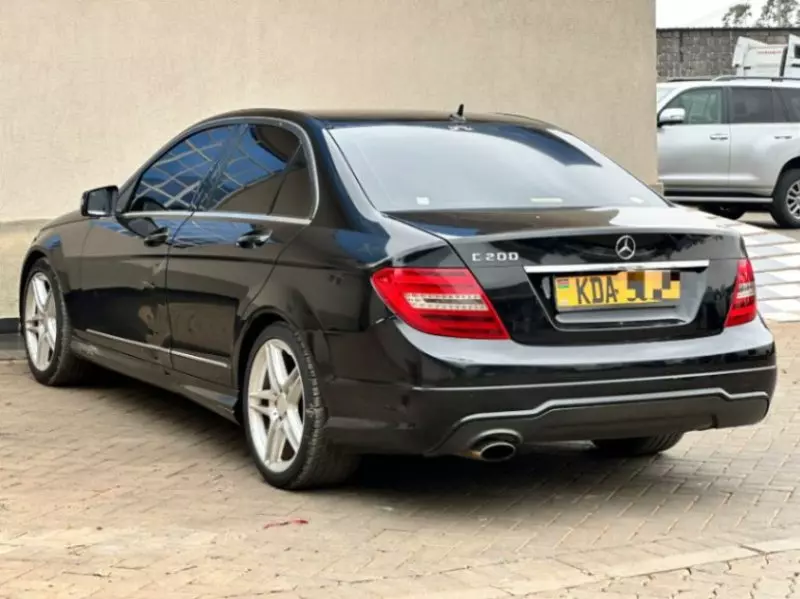 Mercedes-Benz C200   - 2013
