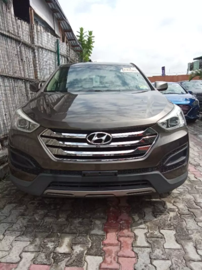 Hyundai Santa Fe   - 2013