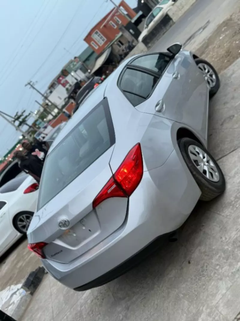 Toyota corolla   - 2014