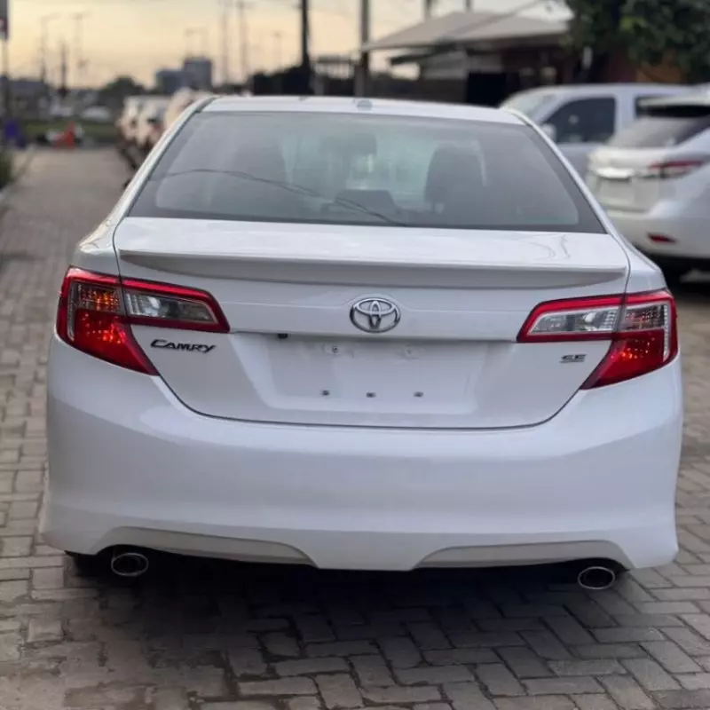Toyota Camry   -