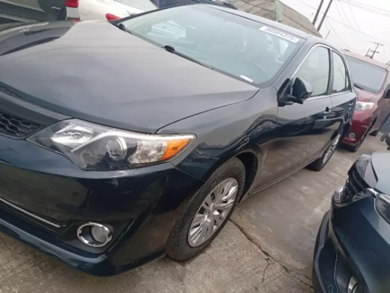 Toyota Camry - 2012