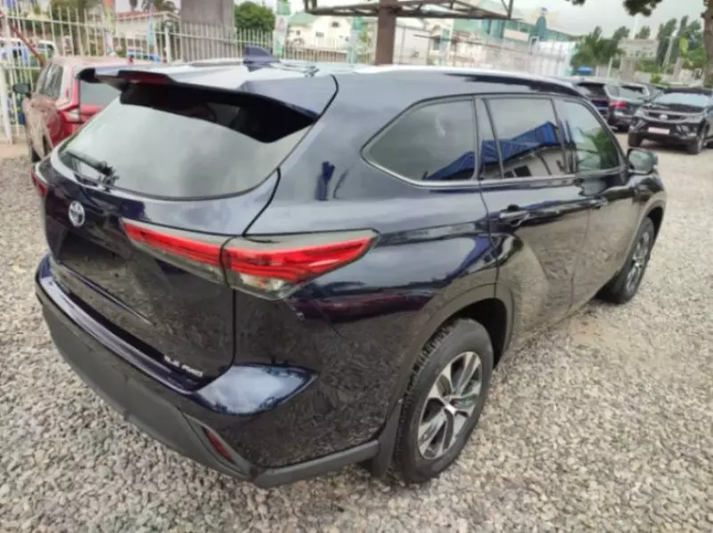 Toyota Highlander   - 2022