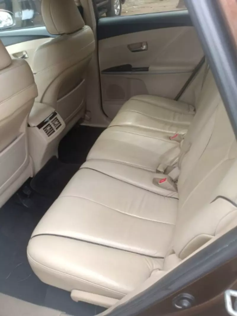 Toyota Venza   - 2013