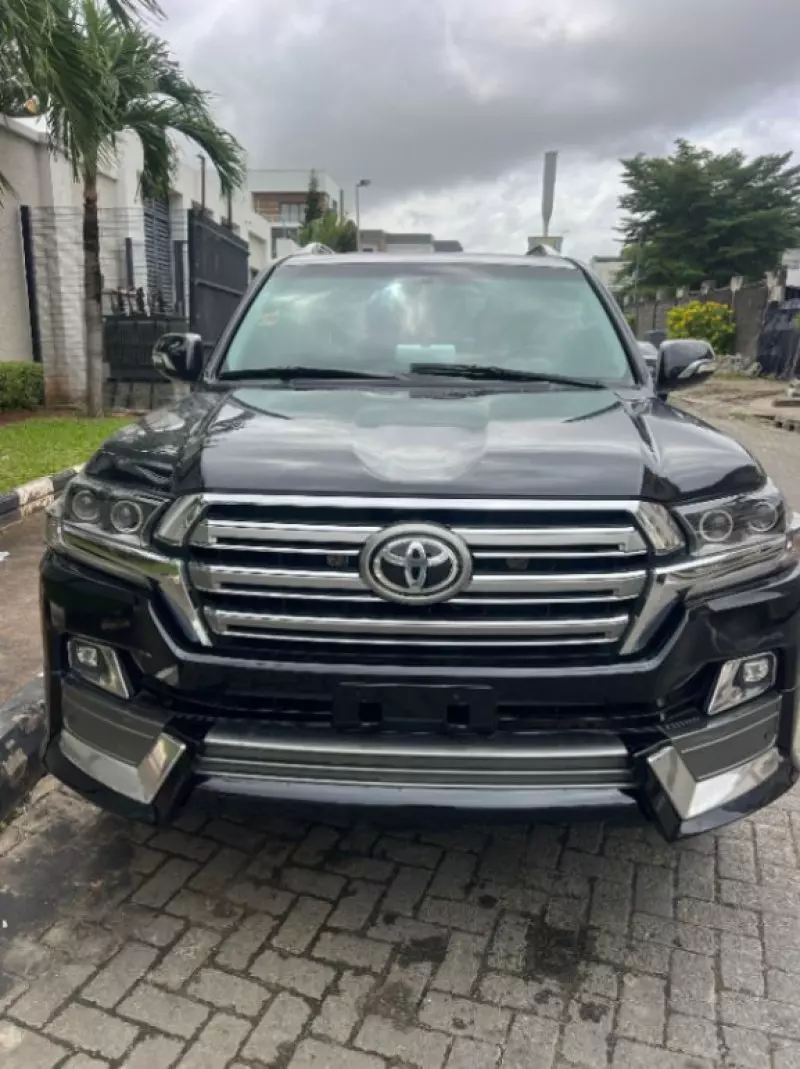 Toyota Land Cruiser   - 2020