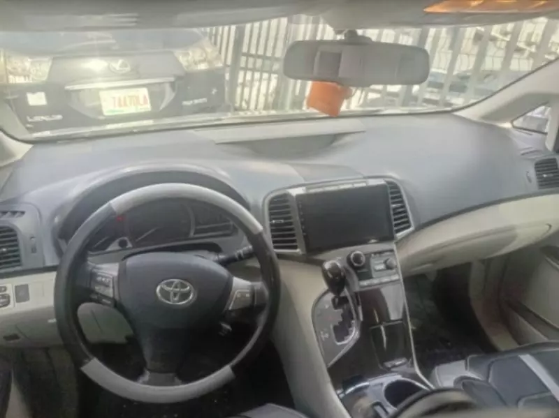 Toyota Venza   - 2011