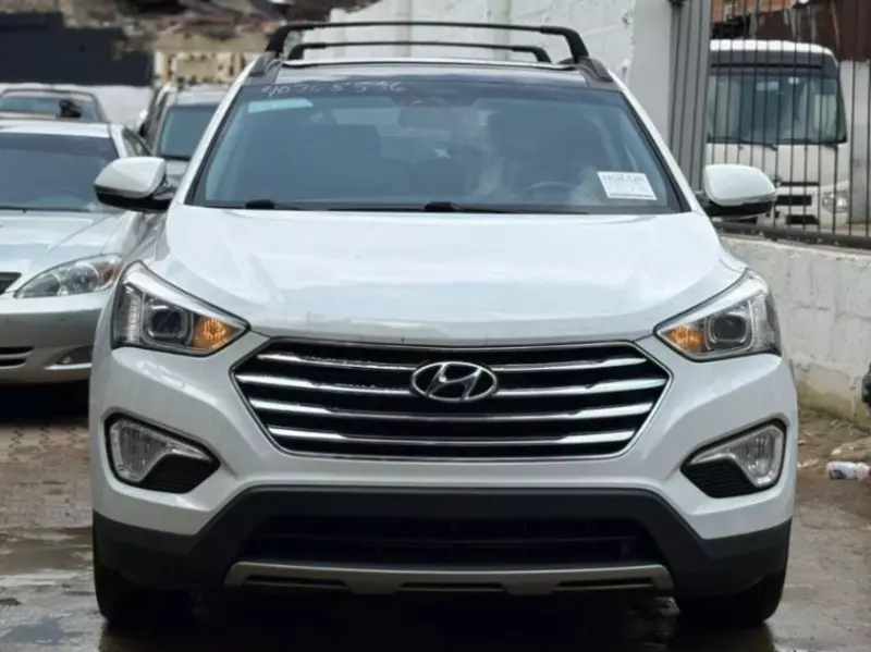 Hyundai Santa FE   - 2016