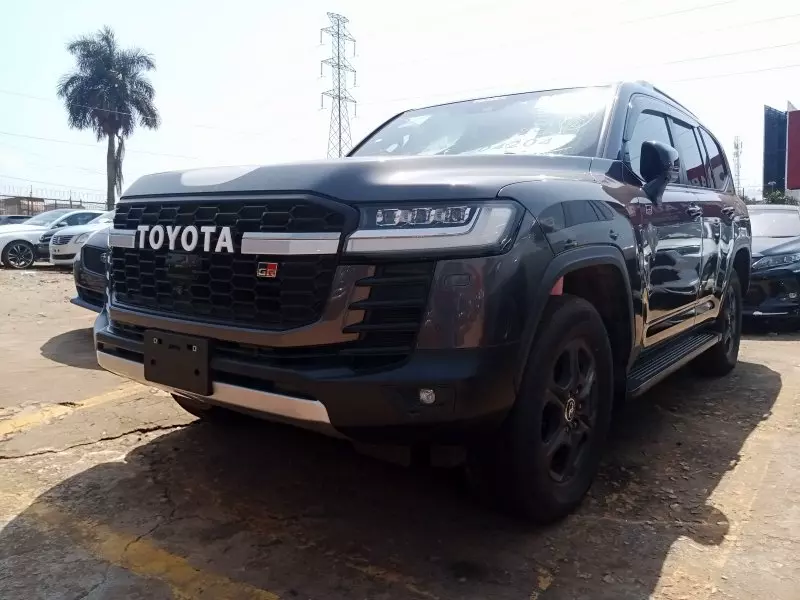 Toyota Land Cruiser   - 2023