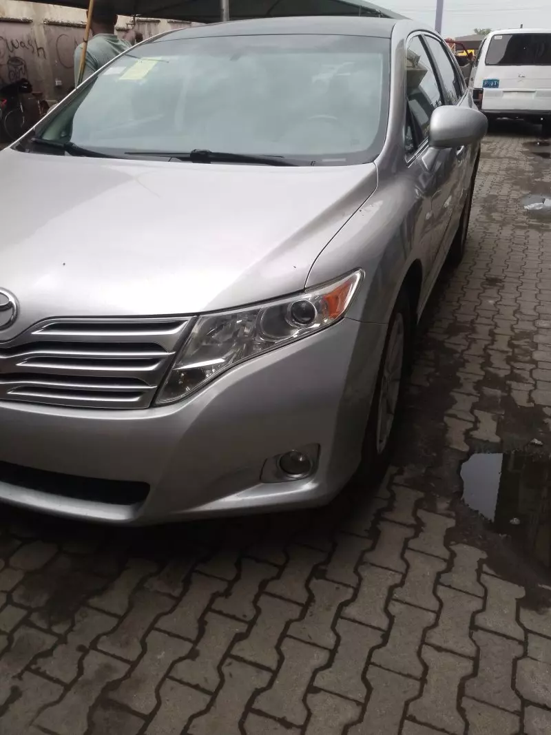 Toyota Venza   - 2011