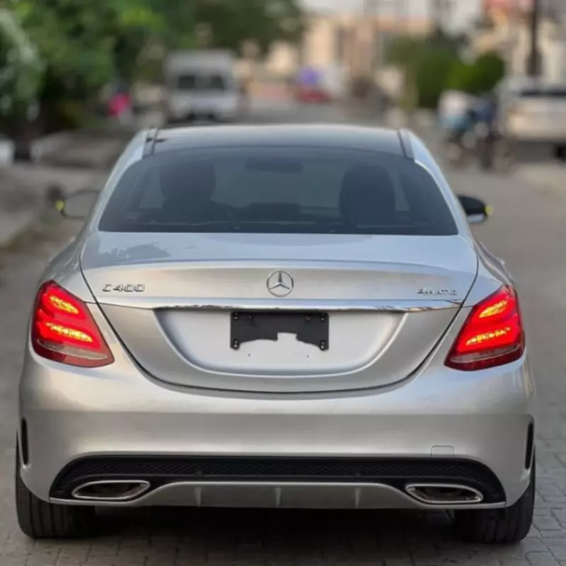 Mercedes-Benz C 400