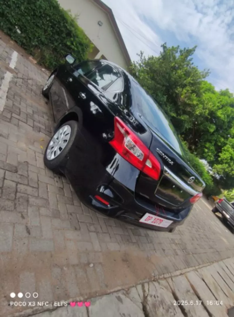 Nissan Sentra   - 2017