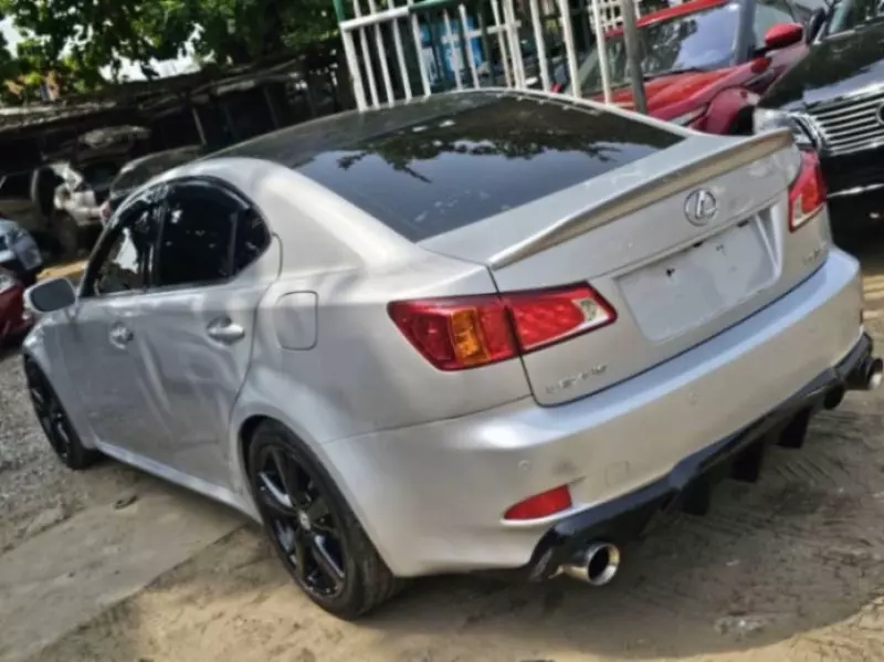 Lexus IS   - 2009