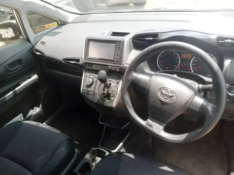 Toyota Wish   - 2012