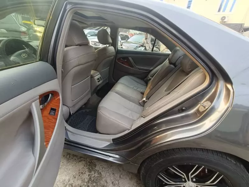 Toyota Camry   - 2010