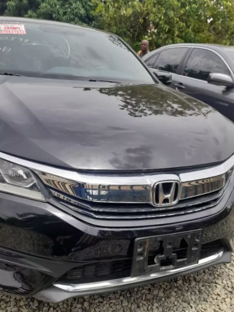 Honda Accord   - 2017