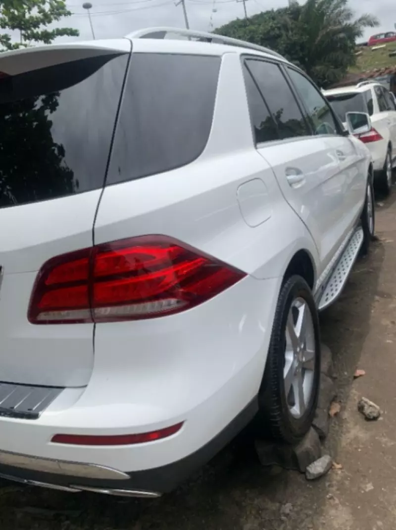 Mercedes-Benz GLE 350   - 2016