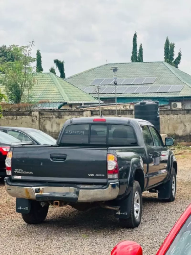 Toyota Tacoma   - 2012