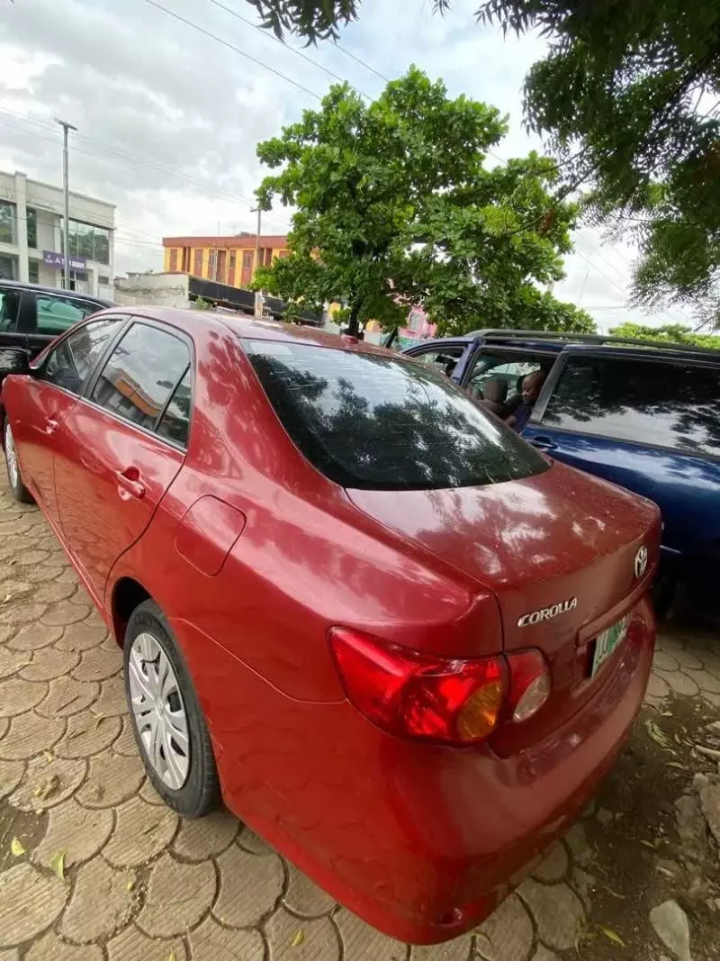 Toyota Corolla   - 2009