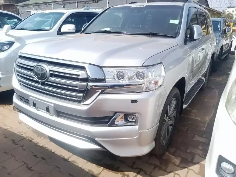 Toyota Landcruiser  V8