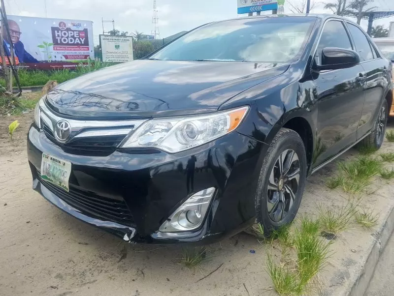 Toyota Camry   - 2013