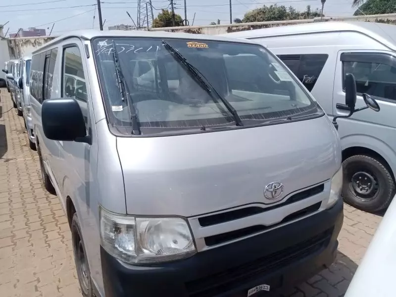 Toyota Hiace   - 2014