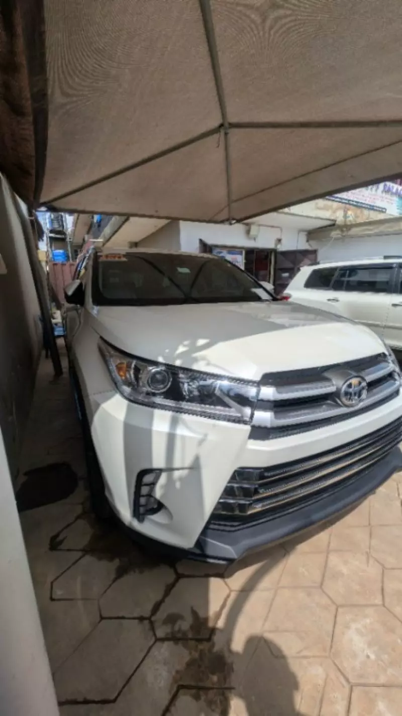 Toyota Highlander   - 2018