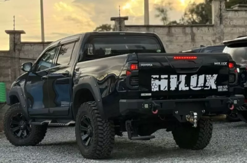 Toyota Hilux   - 2020