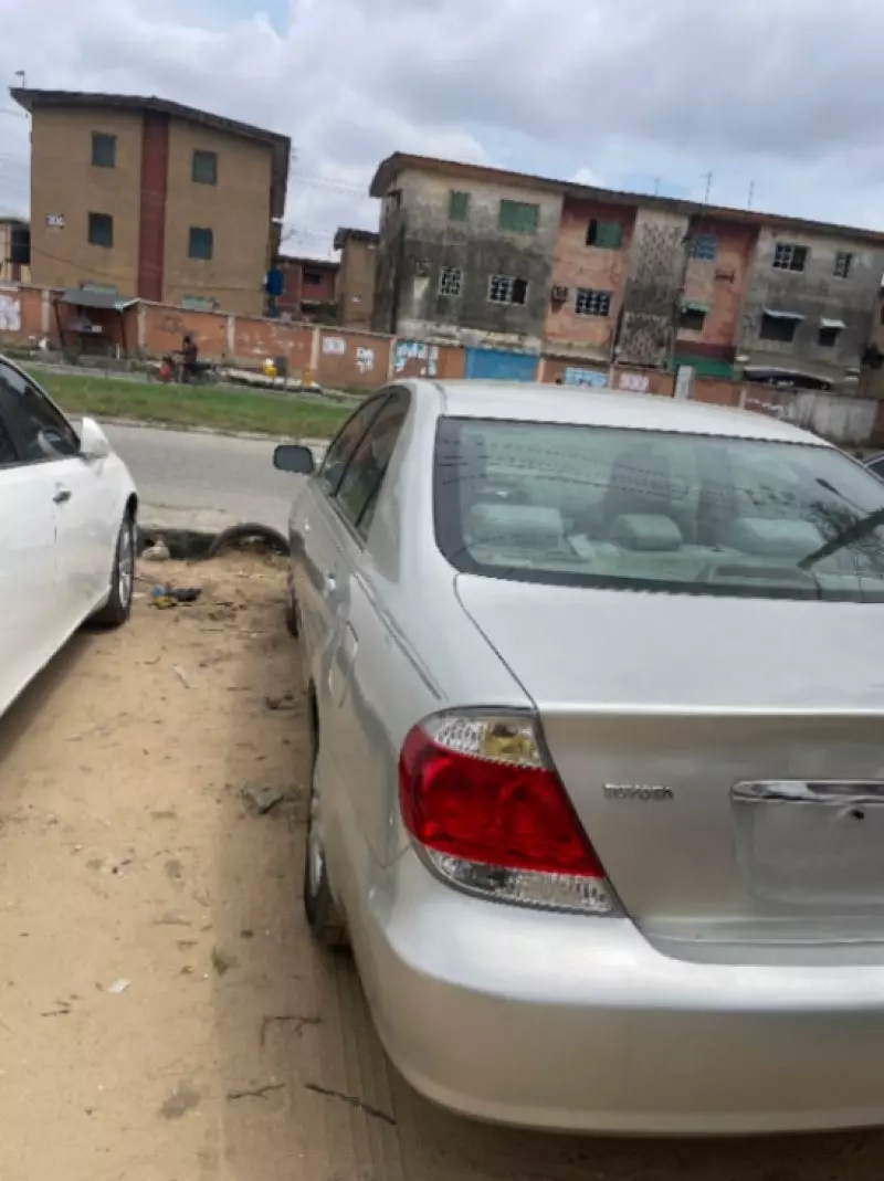 Toyota Camry   - 2005